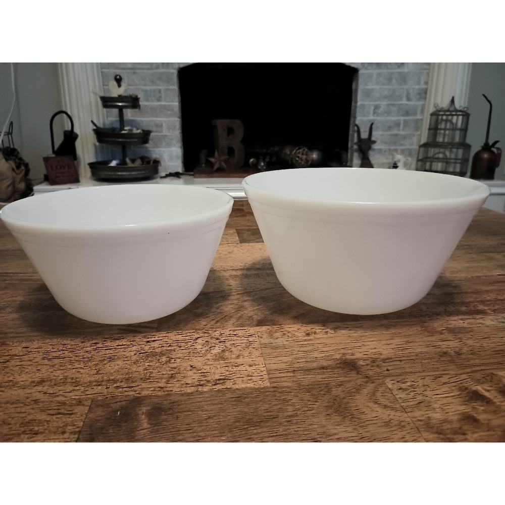 2 Vintage Federal Milk Glass Nesting Mixing Bowls Ovenware